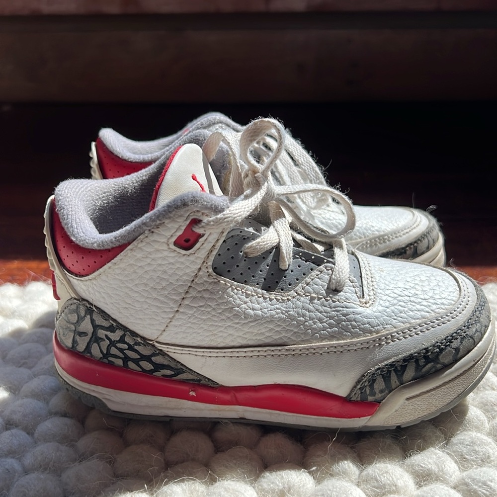 JORDANS NIKE AIR JORDAN 3 Cardinal HI TOPS Basketball Shoes Little Kid size 9C - Picture 3 of 11